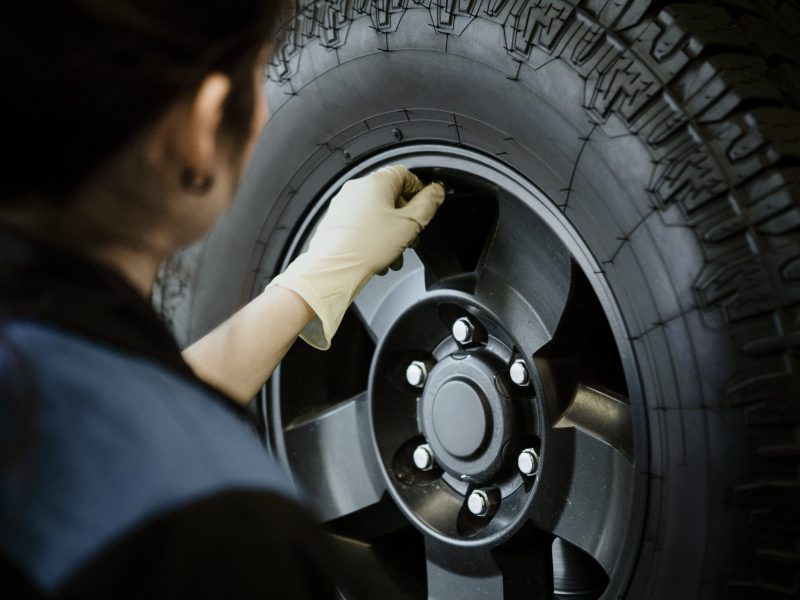 troca-de-pneus-toninho-auto-center
